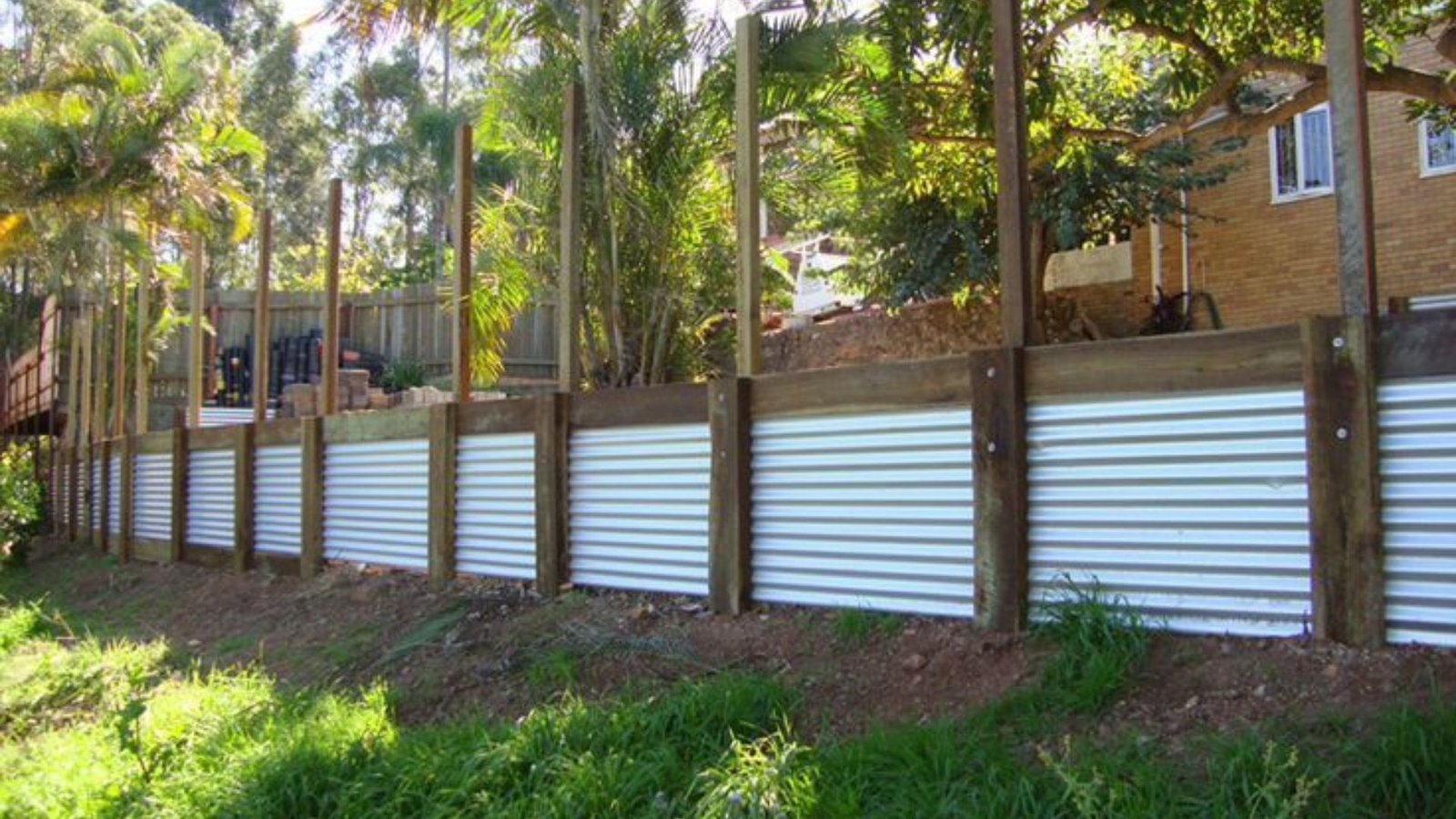 Corrugated Metal Retaining Wall Ideas That Last Years