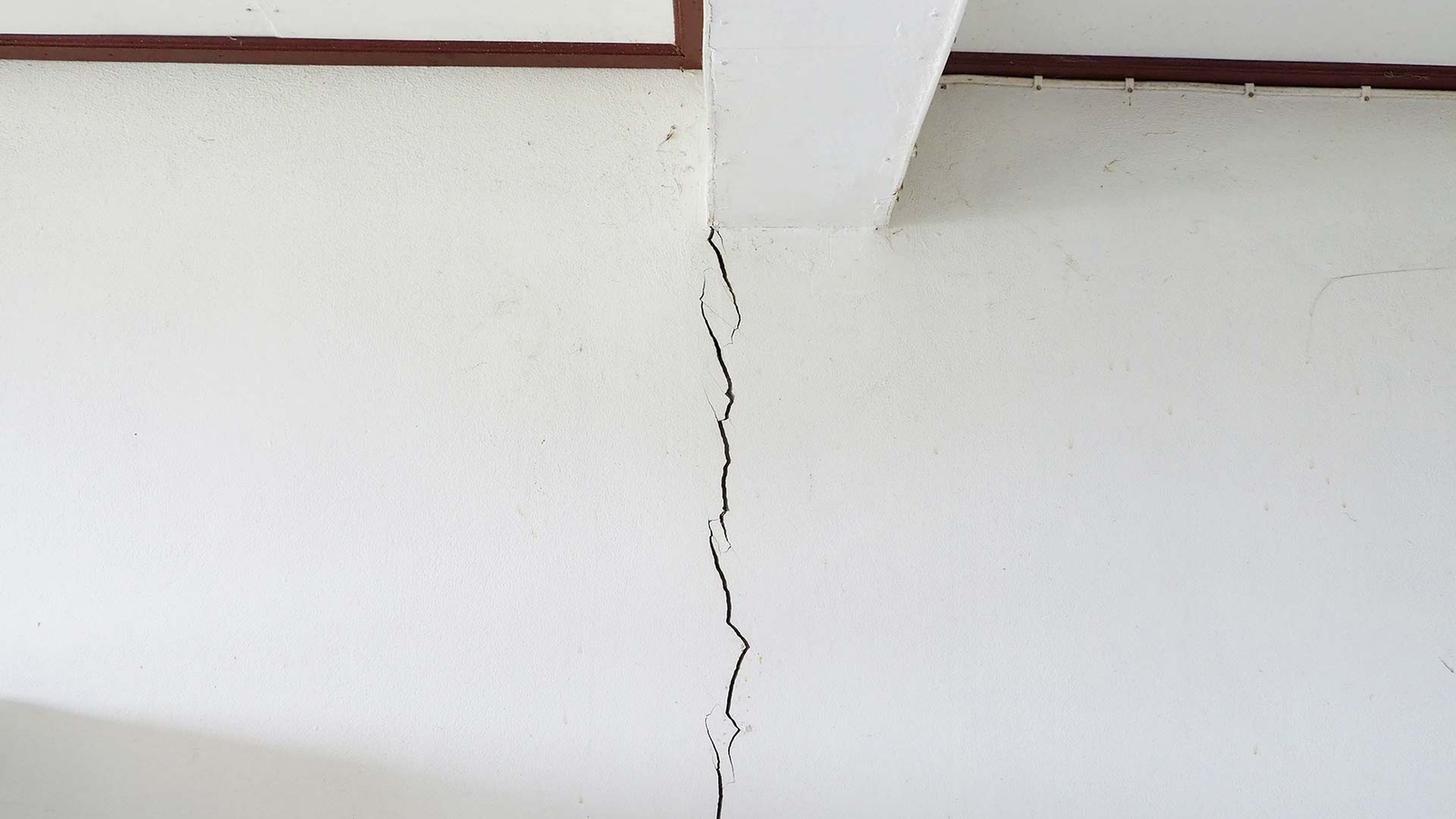 What Is an Interior Wall Bowing Out?
